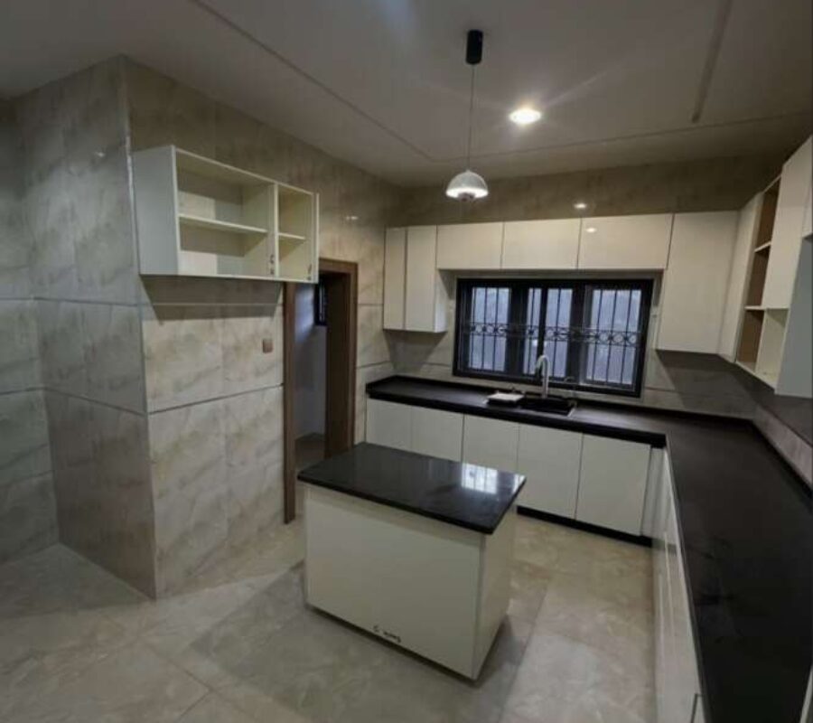 Luxury 4 bedroom terrace duplex with 3 living rooms