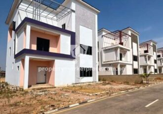 Spacious 5 bedroom detached duplex in a serene estate