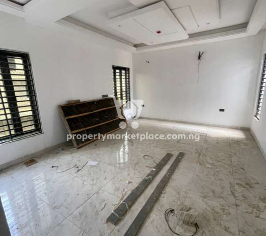 Luxurious 4 bedroom terrace duplex with a room Bq