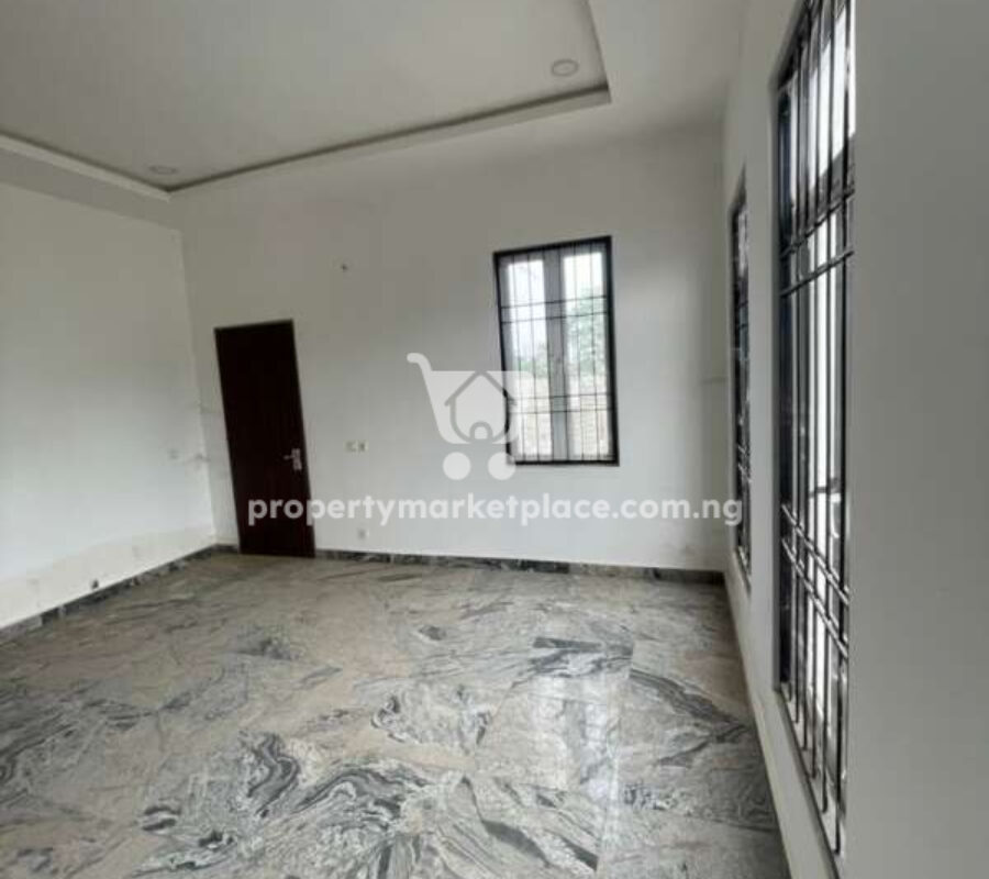 Exquisite 6 bedroom detached duplex with swimming pool