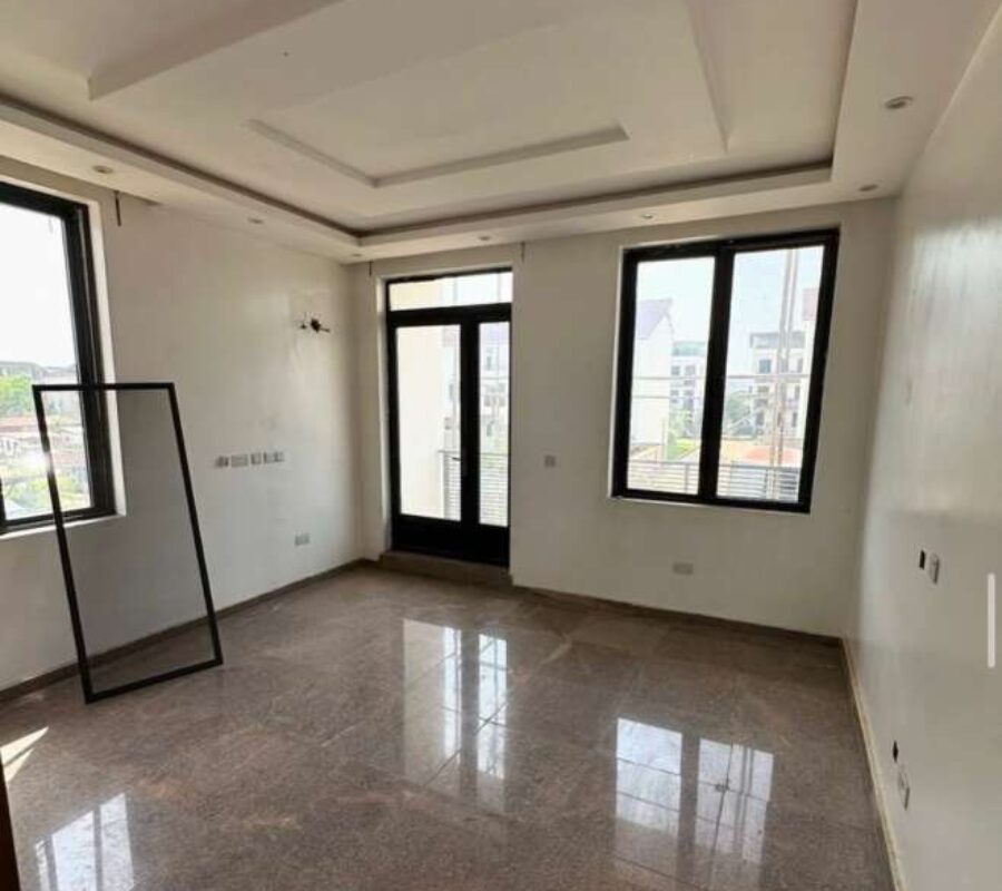 Luxury 6 bedroom detached duplex with open rooftop