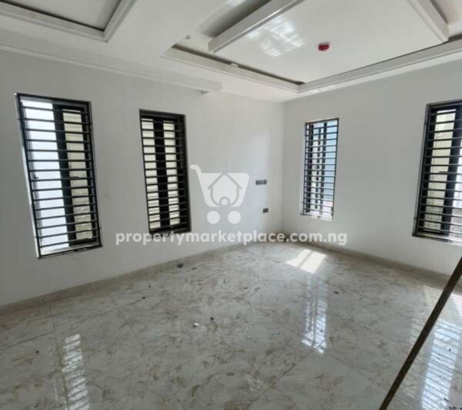 Luxurious 4 bedroom terrace duplex with a room Bq