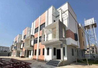 Spacious 5 bedroom terrace duplex with a room Bq