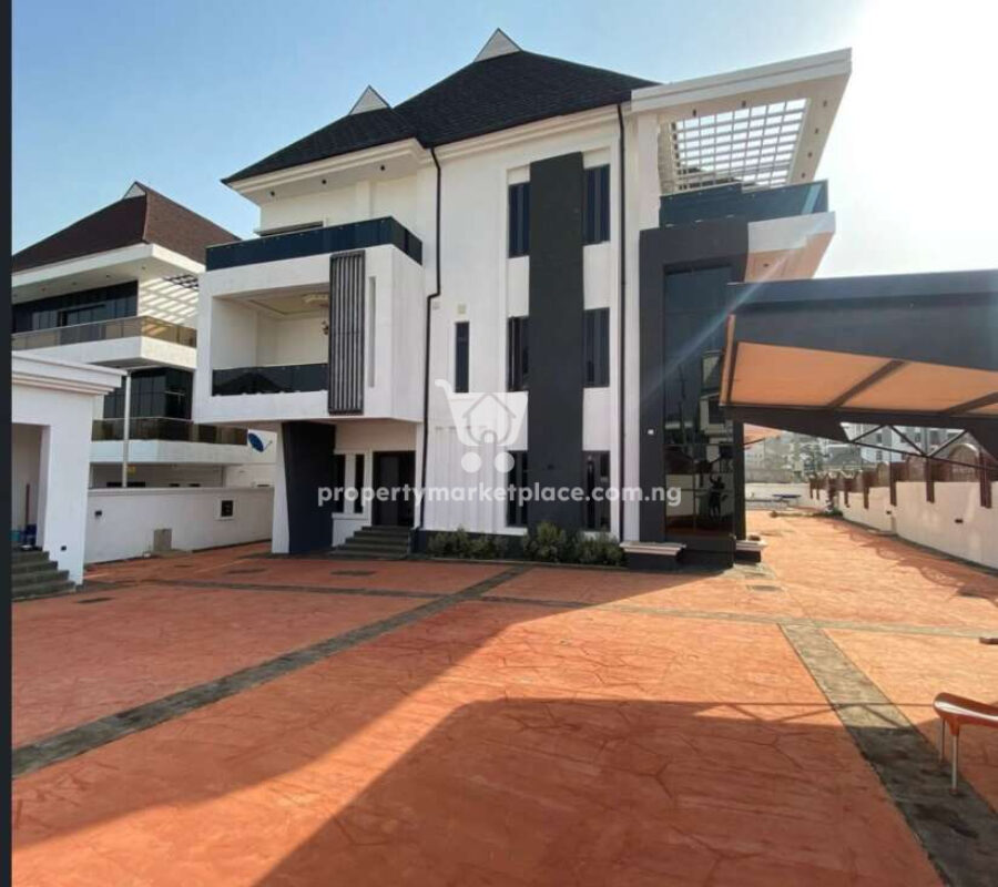 Luxurious 7 bedroom detached duplex with swimming pool