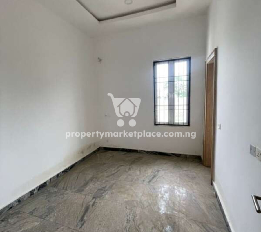 Exquisite 6 bedroom detached duplex with swimming pool
