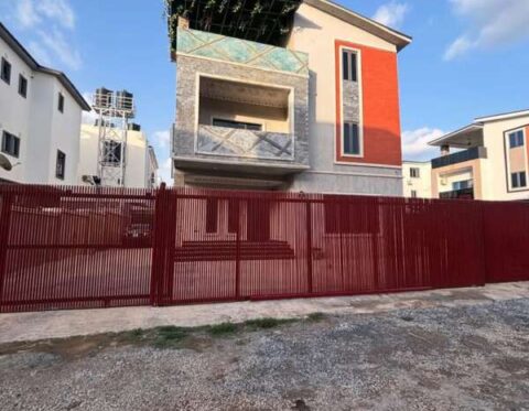 Nicely finished 5 bedroom detached duplex in a nice area