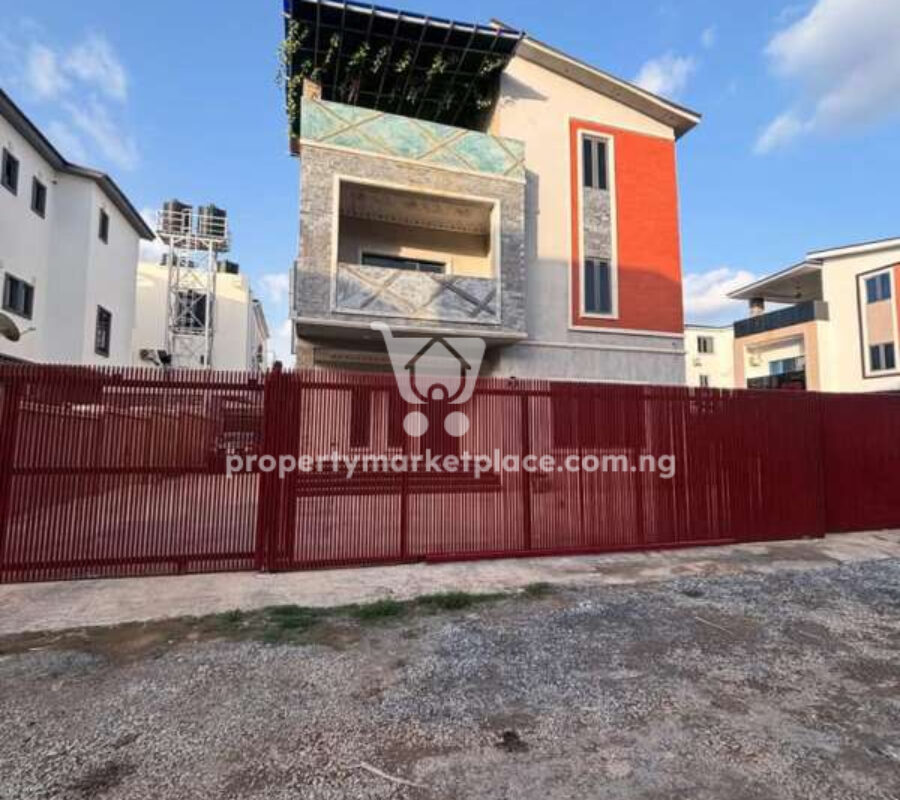 Nicely finished 5 bedroom detached duplex in a nice area