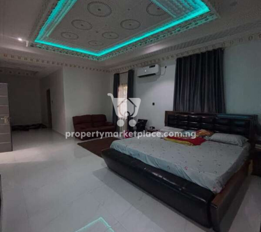 Nicely finished 5 bedroom detached duplex in a nice area