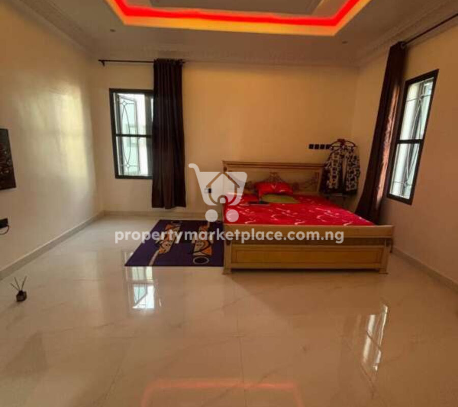 Nicely finished 5 bedroom detached duplex in a nice area