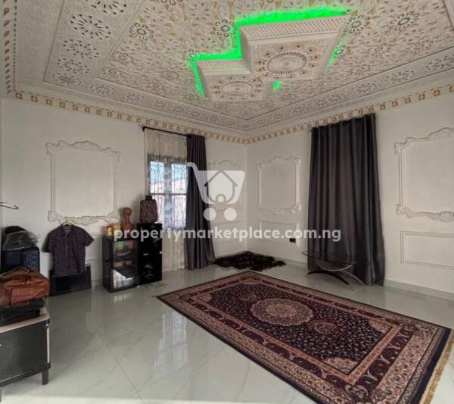 Nicely finished 5 bedroom detached duplex in a nice area