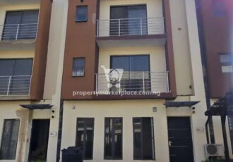Spacious 4 bedroom terrace duplex with a room Bq