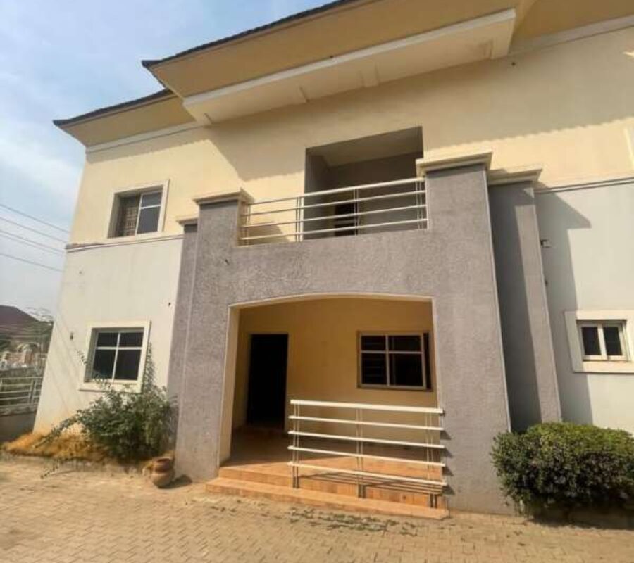 Spacious 4 bedroom terrace duplex in a nice estate