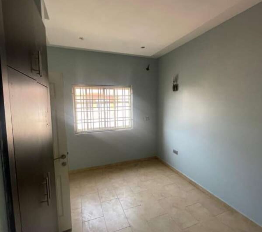 Spacious 4 bedroom terrace duplex in a nice estate