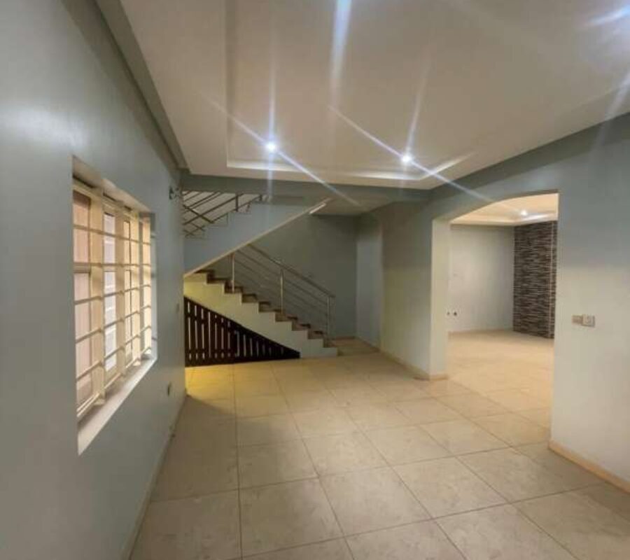 Spacious 4 bedroom terrace duplex in a nice estate