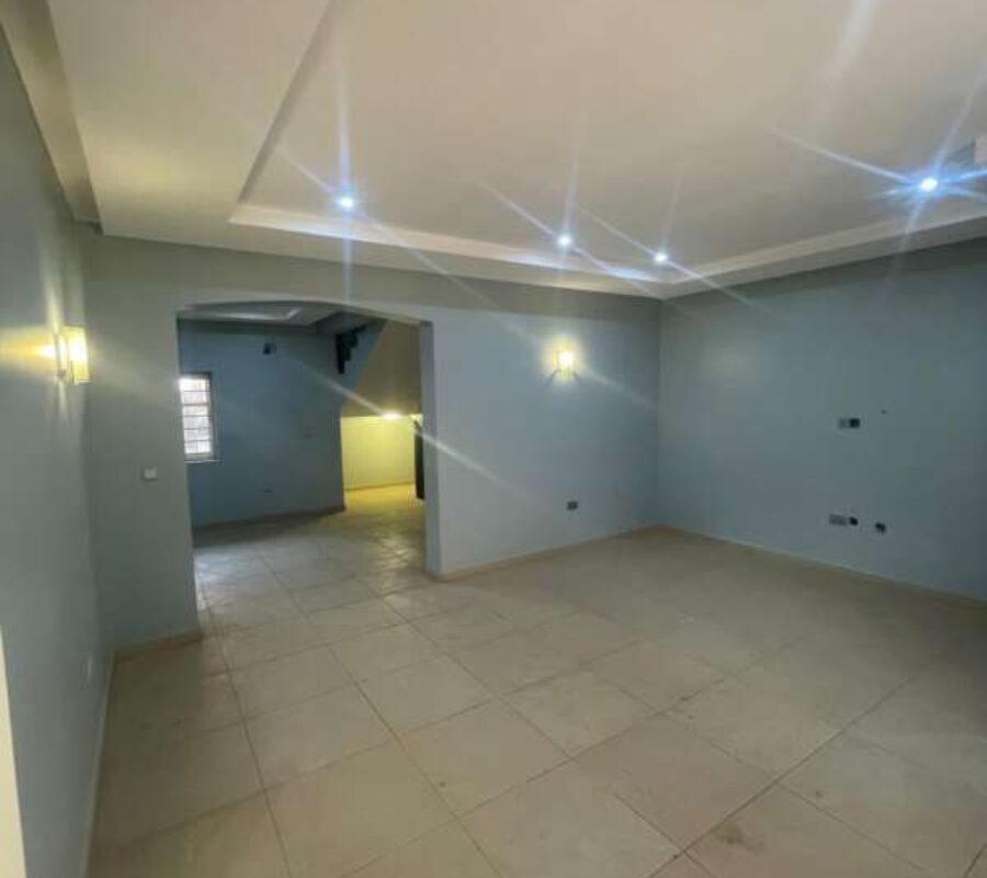 Spacious 4 bedroom terrace duplex in a nice estate