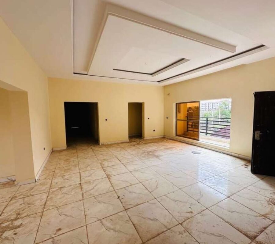 Spacious 3 bedroom flat in a nice area with tarred roads