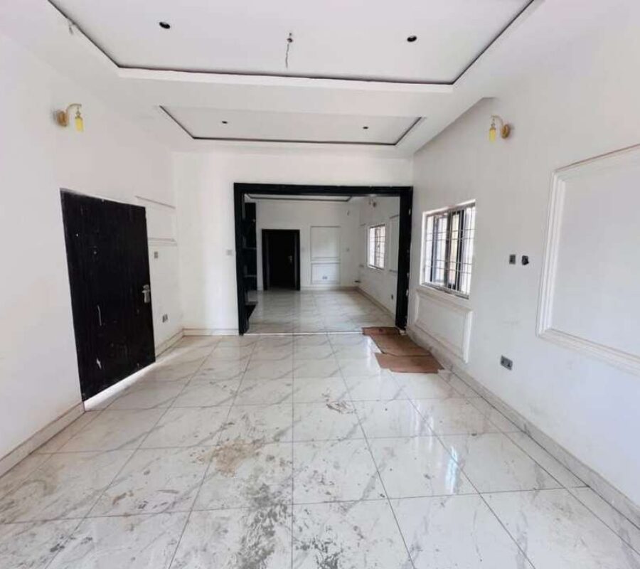 Spacious 4 bedroom detached duplex with 2 rooms boys quarter