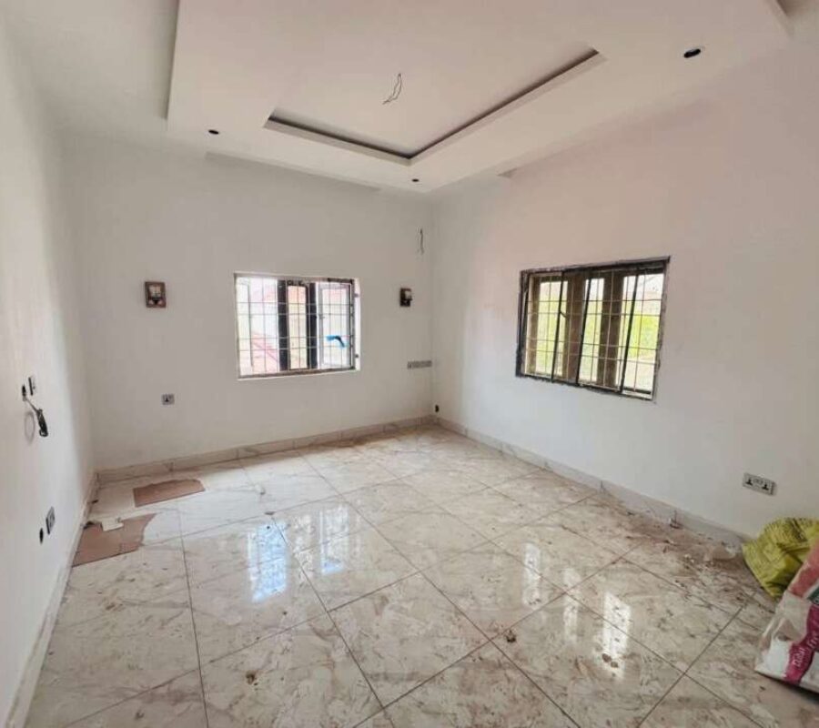 Spacious 4 bedroom detached duplex with 2 rooms boys quarter