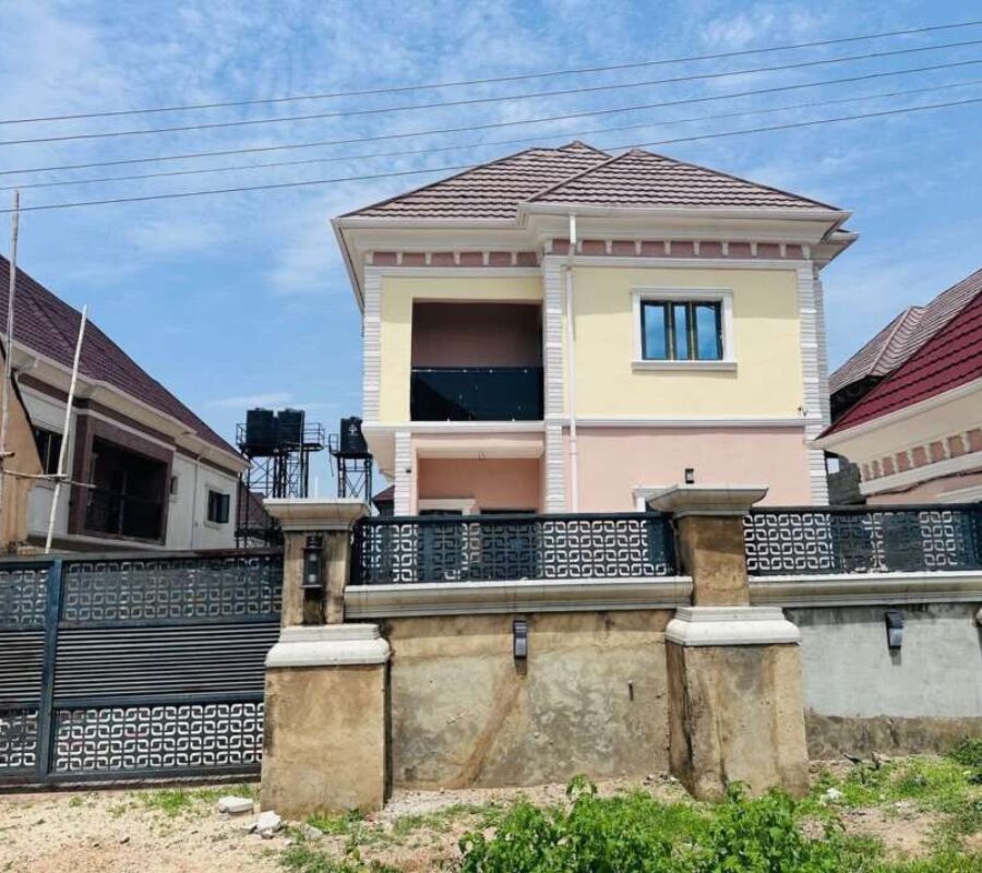 Spacious 4 bedroom detached duplex with 2 rooms boys quarter