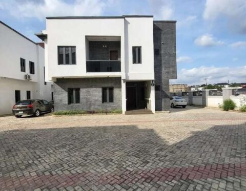 Newly built 5bedroom detached duplex with a room Bq