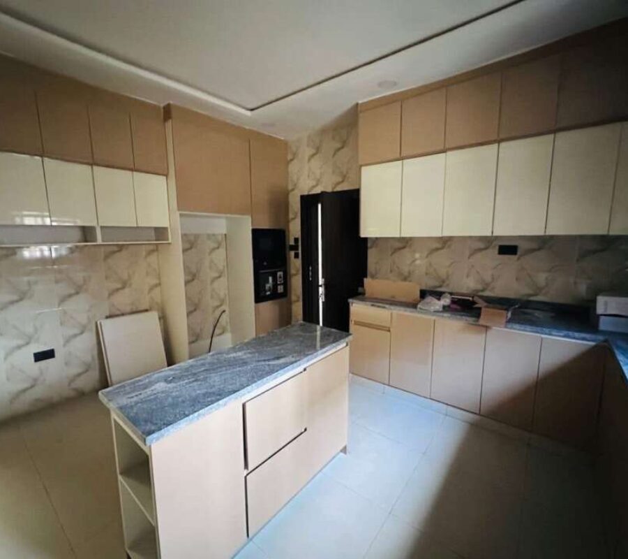 Tastefully finished 5 bedroom detached duplex with Bq