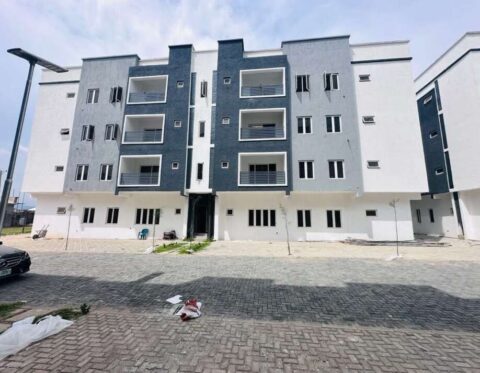 Spacious 3 bedroom flat in a nice and serene area