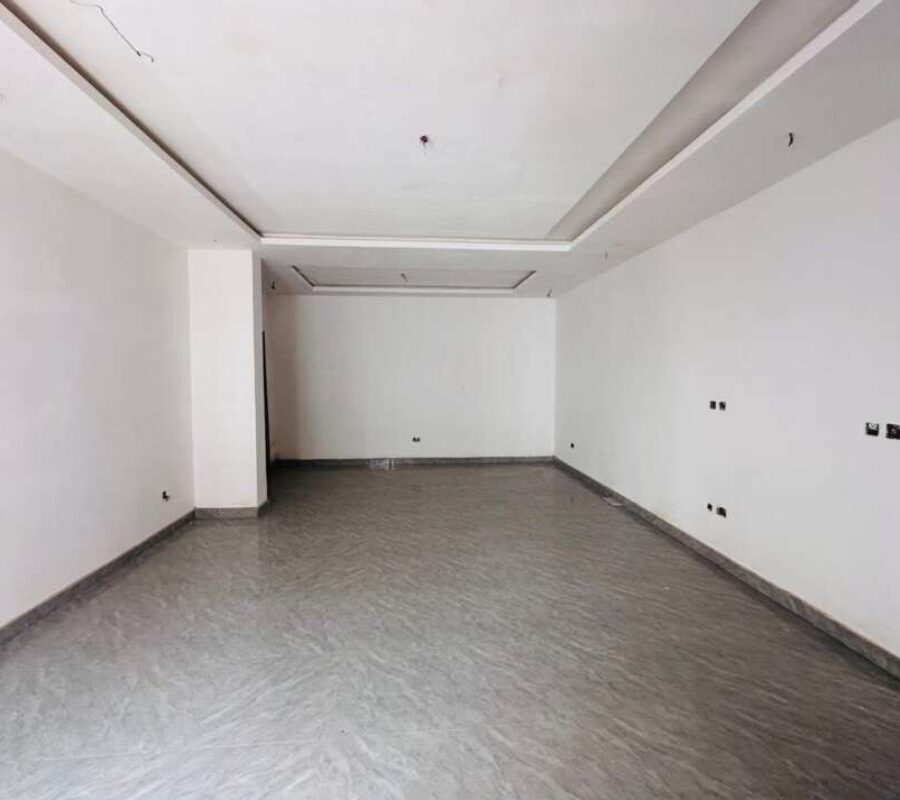 Spacious 3 bedroom flat in a nice and serene area