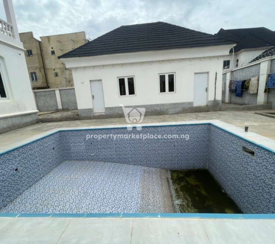 Exquisite 6 bedroom detached duplex with swimming pool