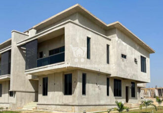 Spacious 4 bedroom detached duplex in a nice estate