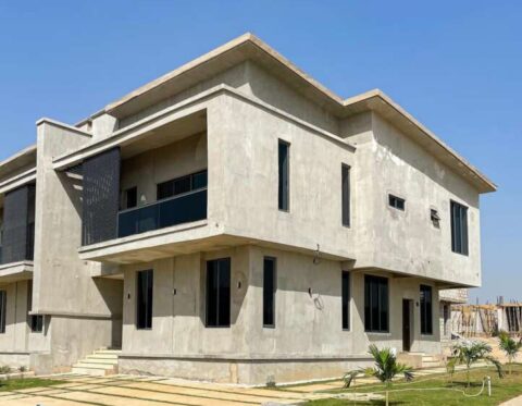 Spacious 4 bedroom detached duplex in a nice estate