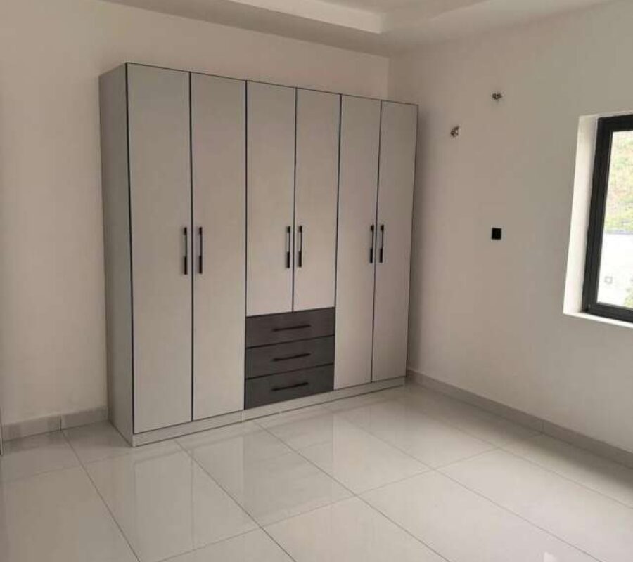 Luxurious 4 bedroom detached duplex with a room Bq