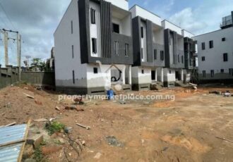 Luxurious 4 bedroom terrace duplex with a room Bq