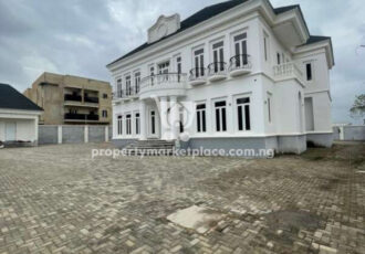 Exquisite 6 bedroom detached duplex with swimming pool