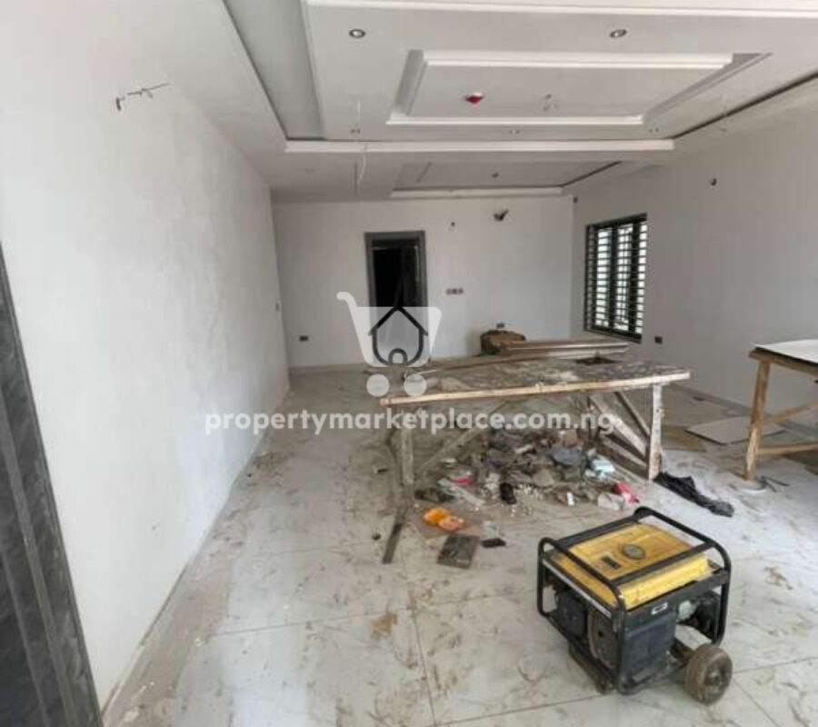 Luxurious 4 bedroom terrace duplex with a room Bq