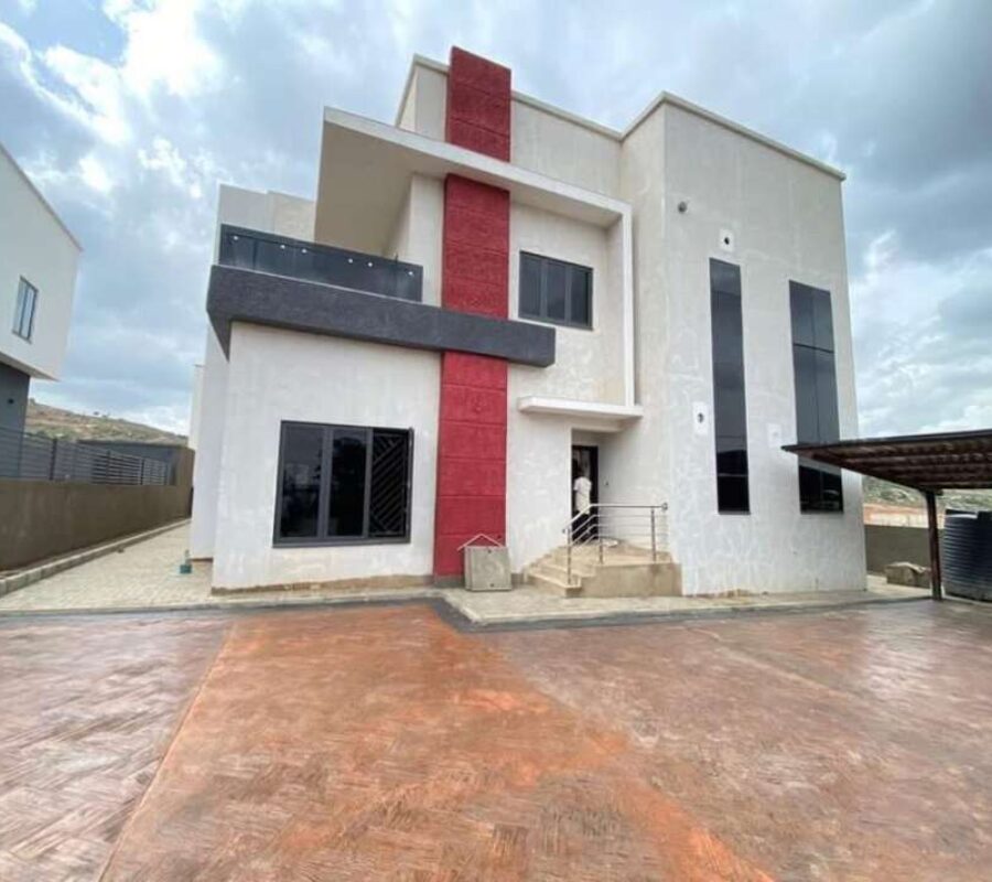 Tastefully finished 4 bedroom detached duplex with a room Bq