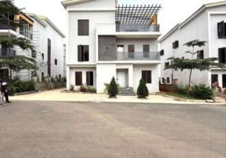 Nicely finished 5 bedroom detached duplex with a room Bq
