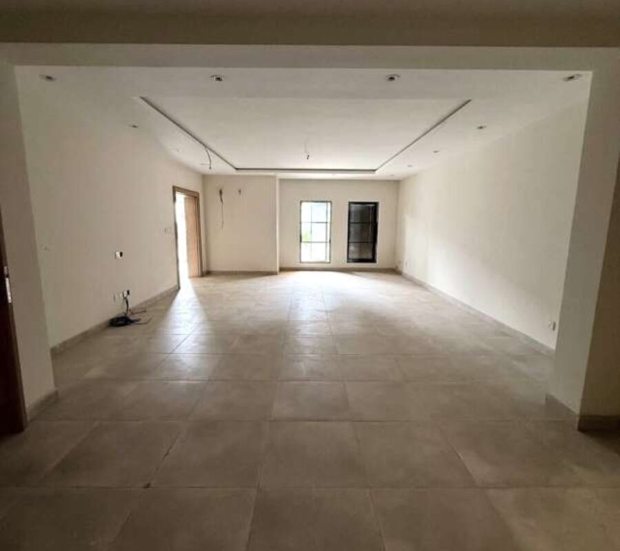 Nicely finished 5 bedroom detached duplex with a room Bq