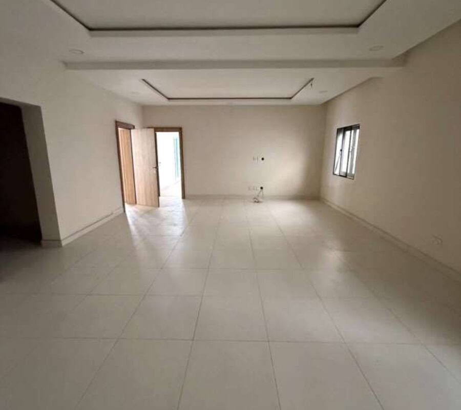 Nicely finished 5 bedroom detached duplex with a room Bq