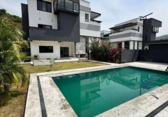 Smart 5 bedroom detached duplex with swimming pool