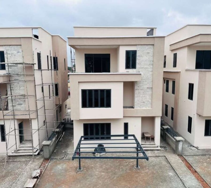 Solidly built 5 bedroom detached duplex with a room Bq