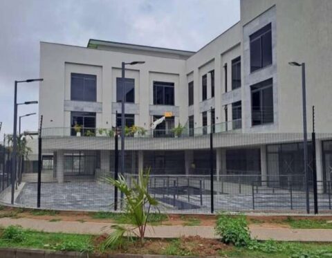 Luxurious 3 bedroom maisonette serviced with swimming pool