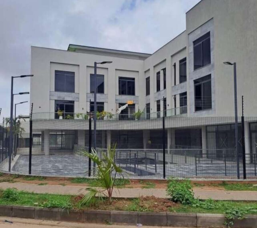 Luxurious 3 bedroom maisonette serviced with swimming pool