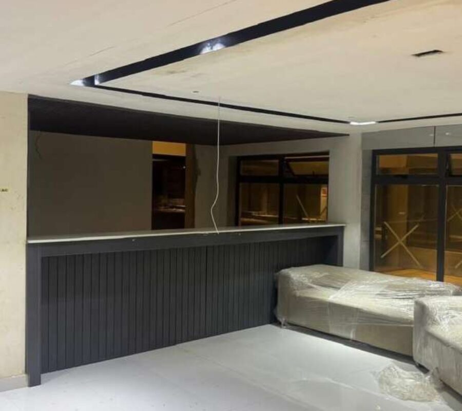 Luxurious 3 bedroom maisonette serviced with swimming pool
