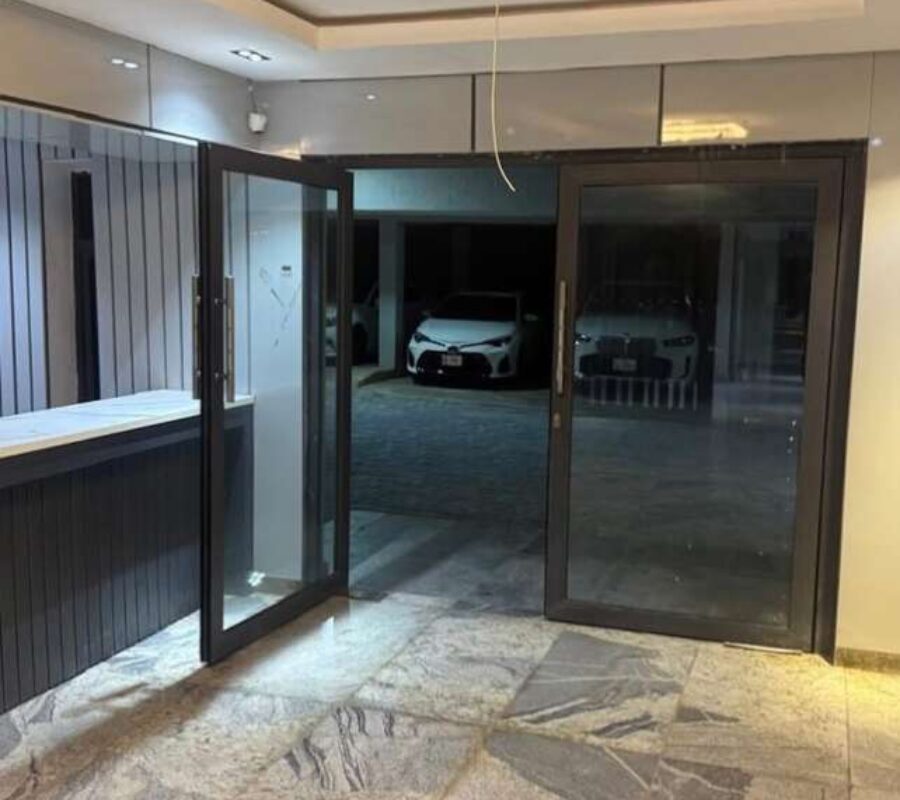 Luxurious 3 bedroom maisonette serviced with swimming pool