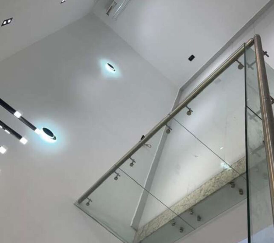 Luxurious 3 bedroom maisonette serviced with swimming pool