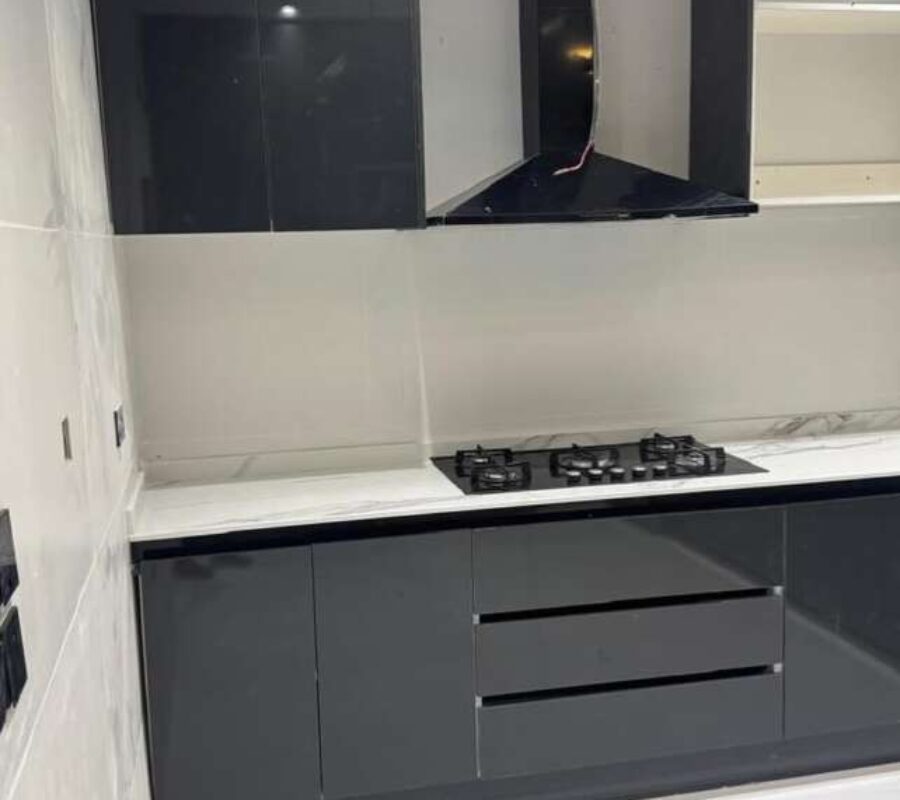 Luxurious 3 bedroom maisonette serviced with swimming pool