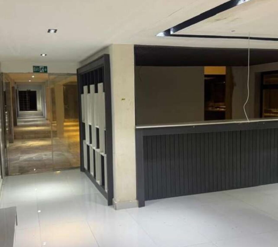 Luxurious 3 bedroom maisonette serviced with swimming pool