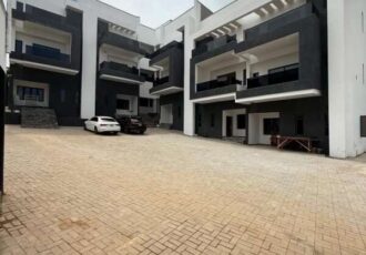 Spacious 4 bedroom terrace duplex with a room Bq