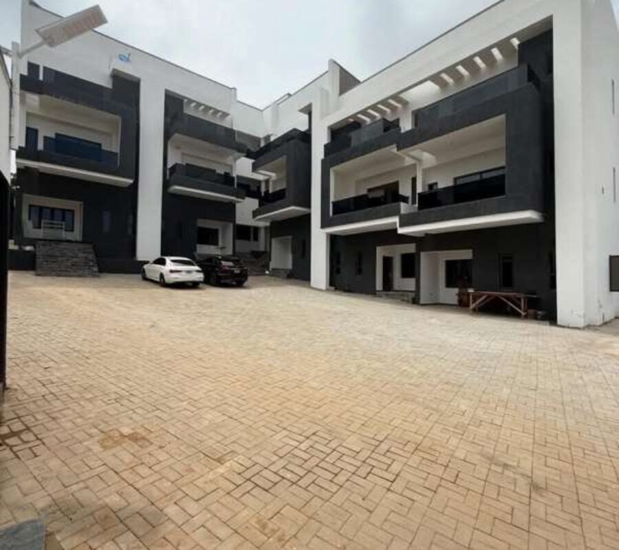 Spacious 4 bedroom terrace duplex with a room Bq