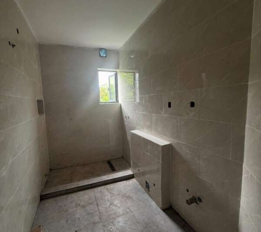 Spacious 4 bedroom terrace duplex with a room Bq